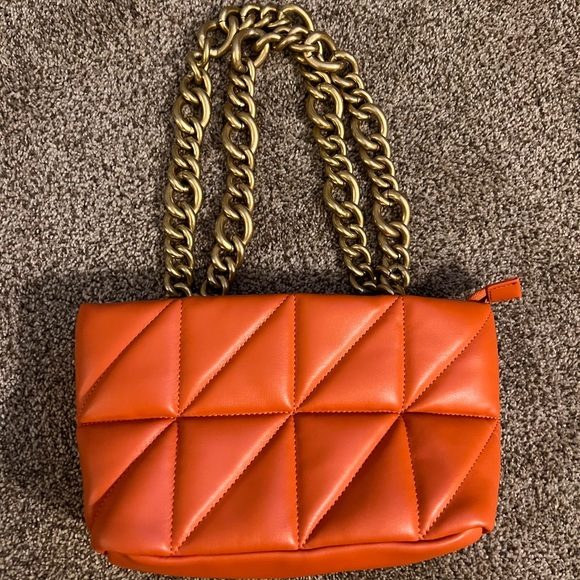 ZARA Quilted city bag with chain - Picture 4 of 13